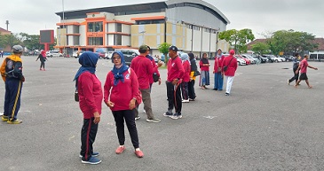 Photo of Jalan Sehat Pagi (JSP) P2Tel Tulungagung  Di GOR  Lembu Peteng