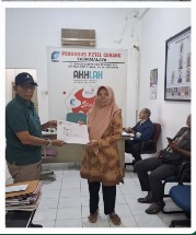 Photo of PCTasikmalaya-Serahkan Dakem Kpd AW Alm H Hasan S-491095