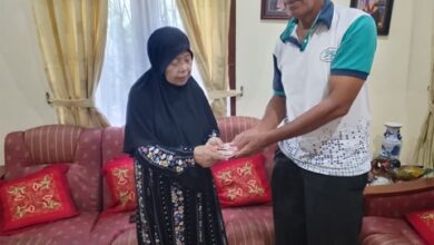 Photo of PC Kisaran Serahkan Dakem Kpd AW Alm H Klimin-511211