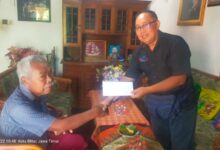 Photo of PC Blitar Serahkan Dakem Kpd AW Almh Ibu Sri Sucianingsih-580693