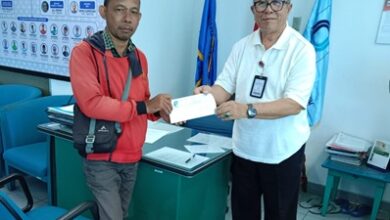 Photo of PC Malang-Serahkan Dakem Kpd AW Almh Ibu Stella MSP-260339-(22-07-2026)