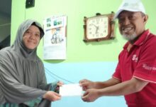 Photo of PC Probolinggo Serahkan Dakem Kpd AW Alm Abd Gani-510363